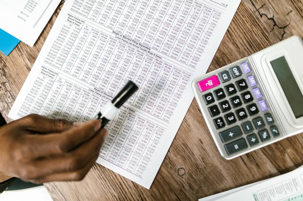 Cómo recuperar tráfico orgánico sin agravar la caída 1 recuperar tráfico orgánico: Revisión de páginas y consultas durante una auditoría de tráfico SEO